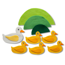 Load image into Gallery viewer, Five Little Ducks Felt Set Pattern
