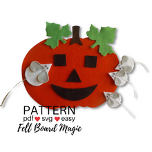 Load image into Gallery viewer, Mouse&#39;s Halloween House Felt Set Pattern
