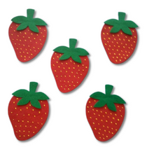 Load image into Gallery viewer, Five Ripe Strawberries Felt Set Pattern
