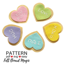 Load image into Gallery viewer, Five Valentine&#39;s Cookies Felt Set Pattern
